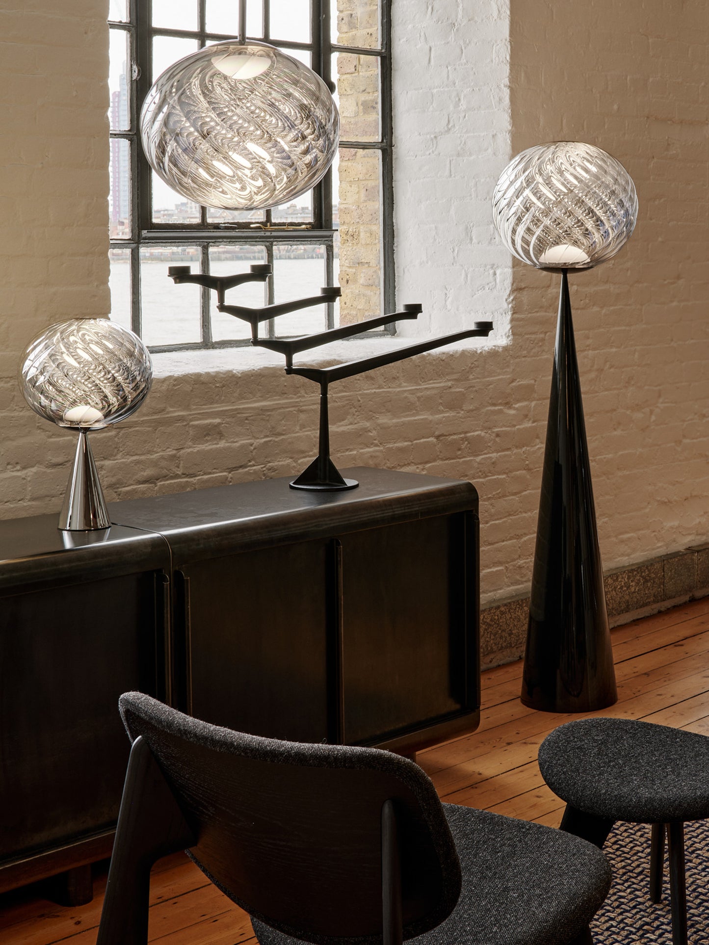 Whirl Cone Fat Floor Silver/Black LED UN USA
