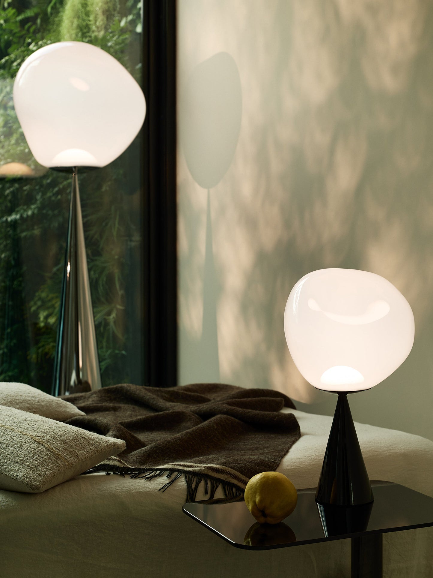 Melt Cone Fat Table Opal/Black LED UN USA