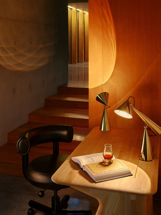 Pose Task Light LED Gold UN USA