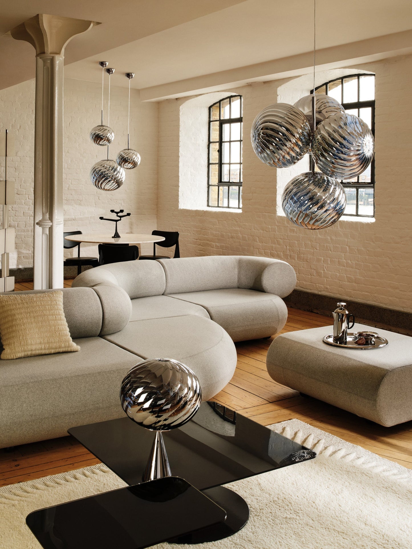 Whirl Chandelier Small Silver LED CB (EU WHC01CH-CEUM4)