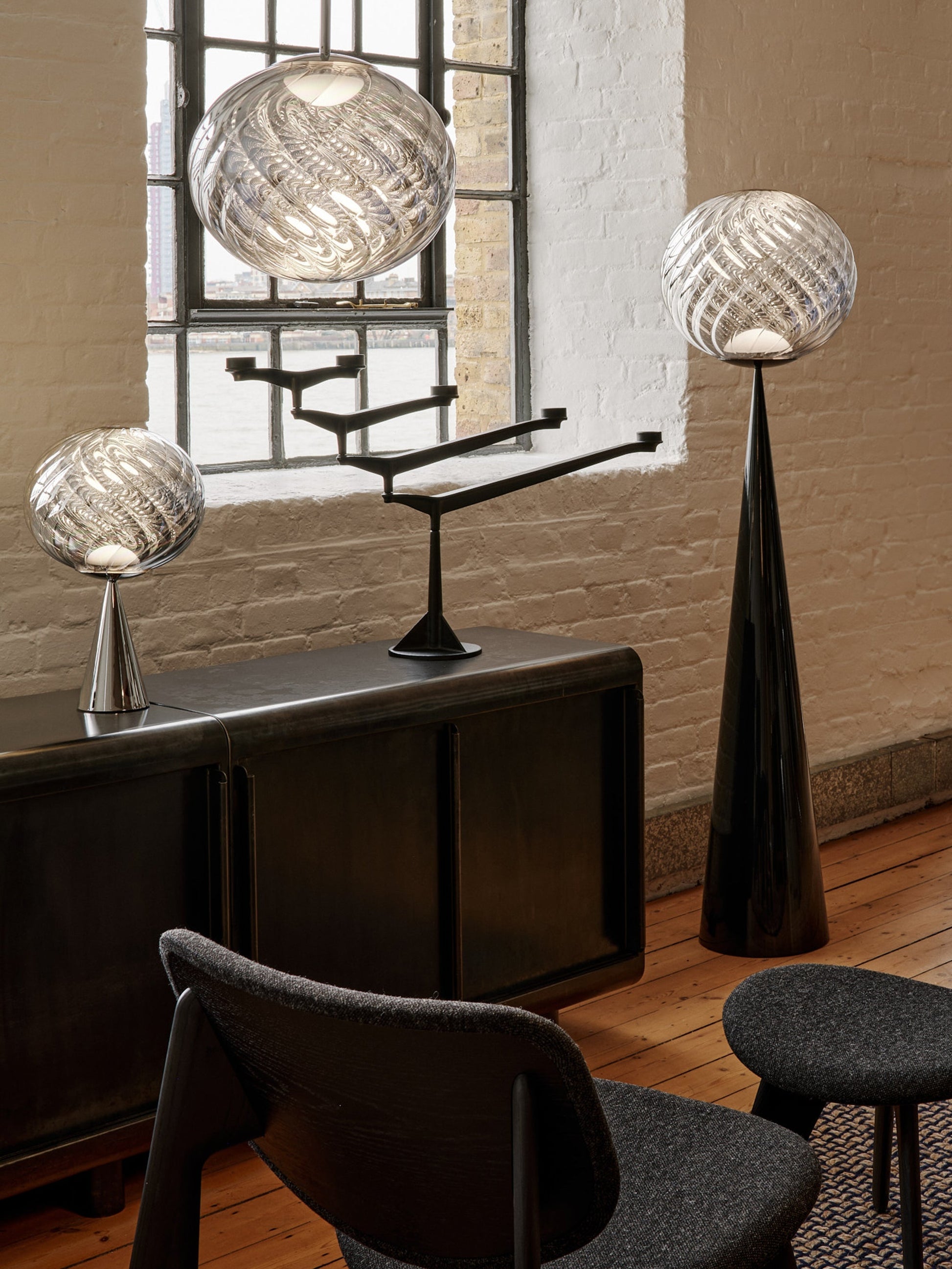 Whirl Cone Fat Floor Silver/Black LED UN (EU WHS02CH-FUN03M2)
