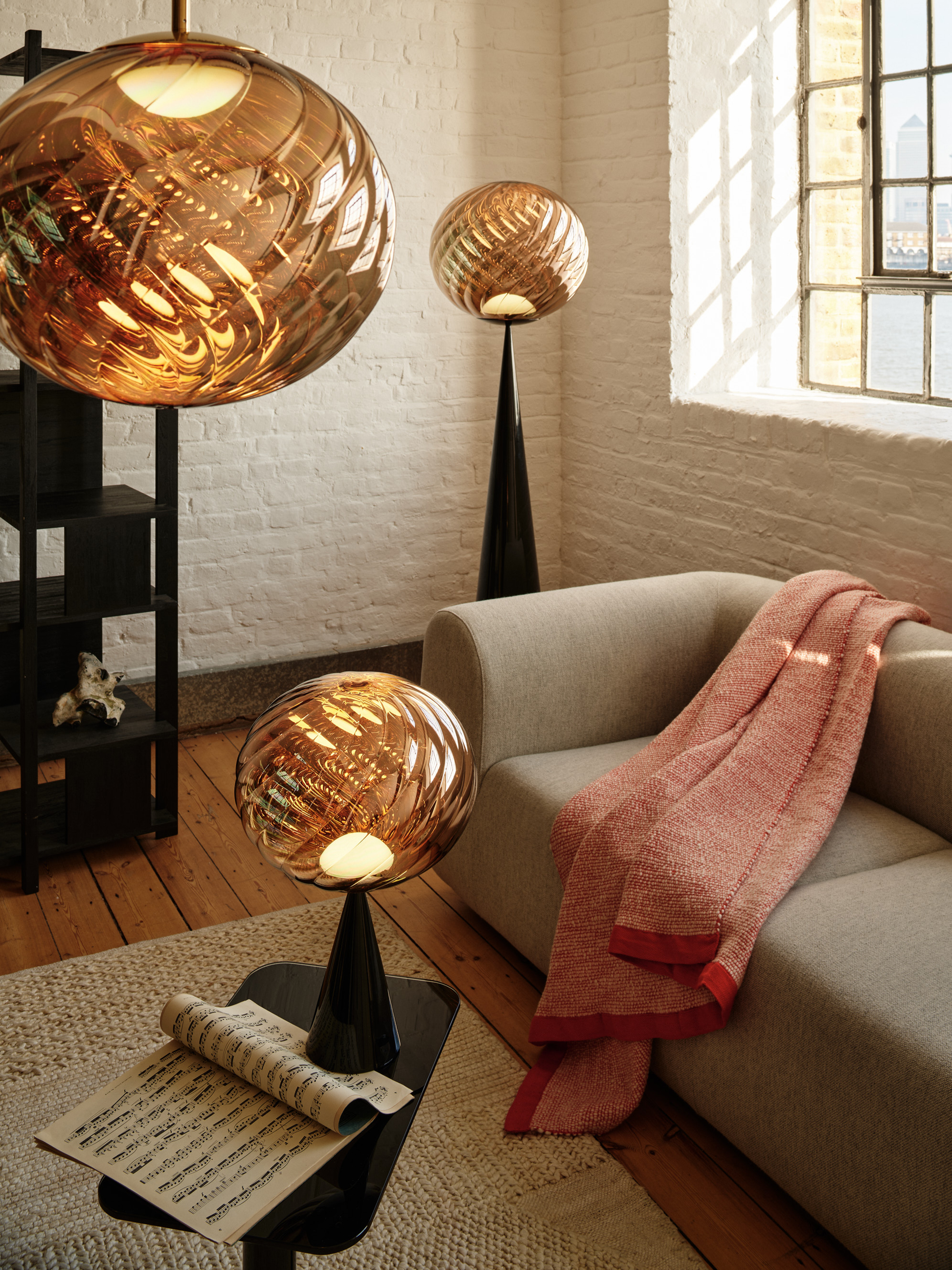 Whirl Cone Fat Table Gold/Black LED UN (USA WHS01GO-TUN01M2)